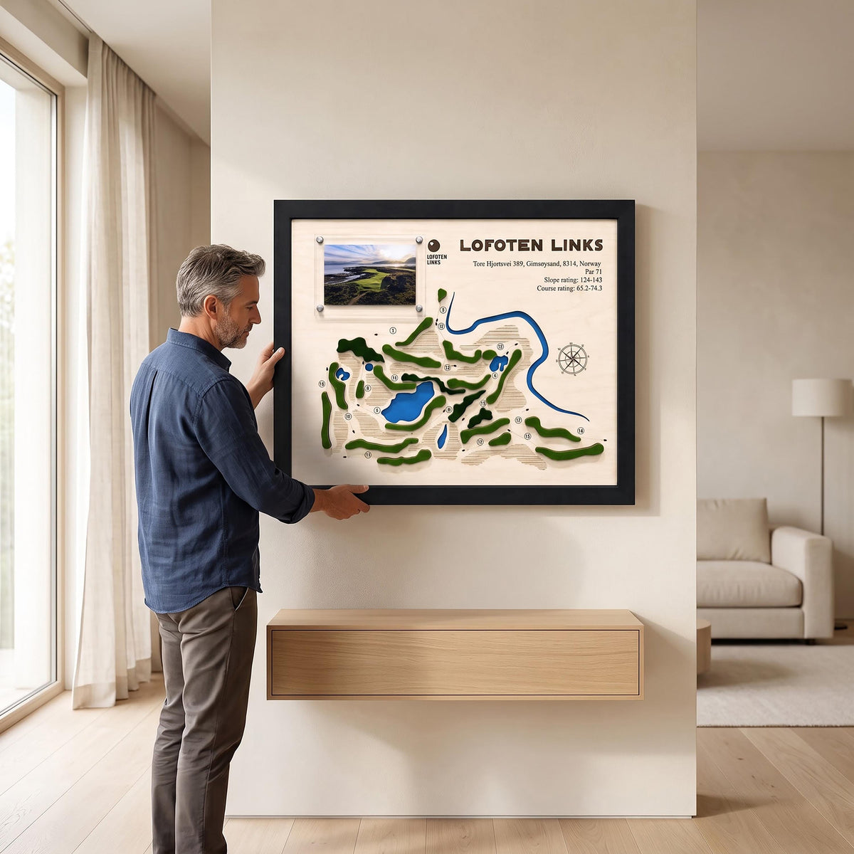 Custom golf course map with photo – hanging the plaque on a wall