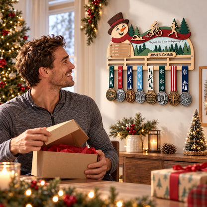 Christmas triathlon medal hanger – unwrapping the gift